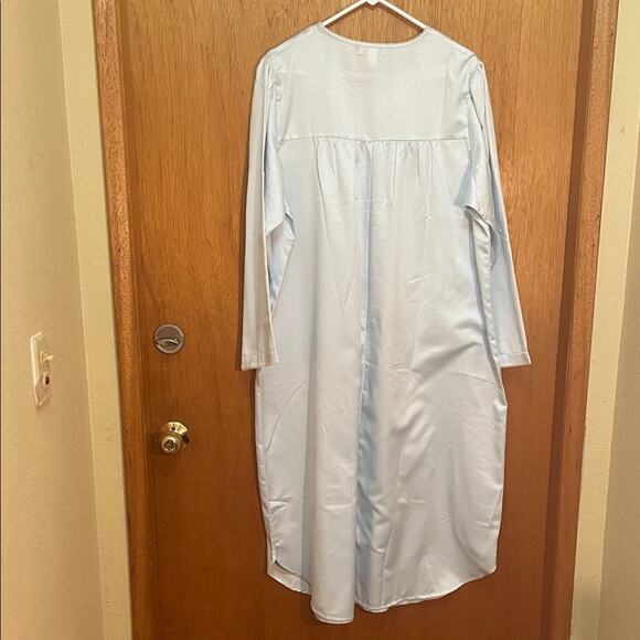 NWOT. Miss Elaine Light Blue Long Sleeve Nightgown. XL - Picture 4 of 4